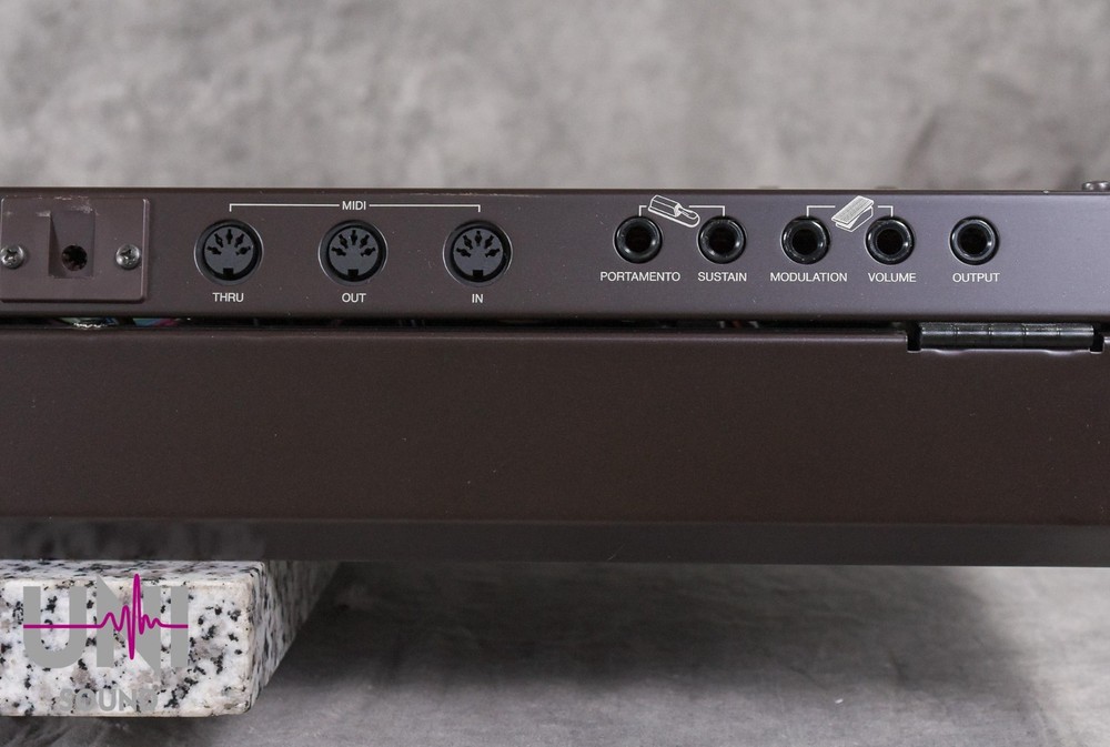 YAMAHA DX7 Digital Programmable Algorithm Synthesizer in Very Good Condition