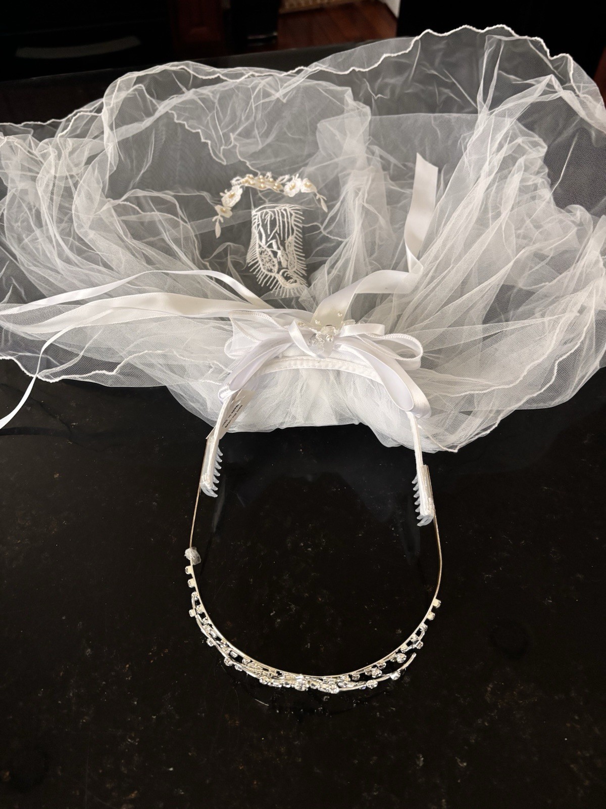 Girls First Communion Veil White Floral Crown w Pearls Rhinestones Headpiece NWT