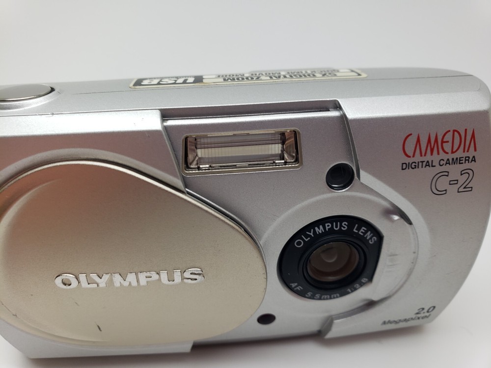 Great Condition Working Olympus Camedia C-2 2.0MP Silver Digital Camera