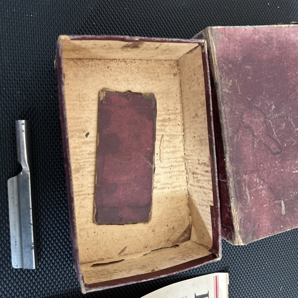 Never-Fail Company Razor Strop