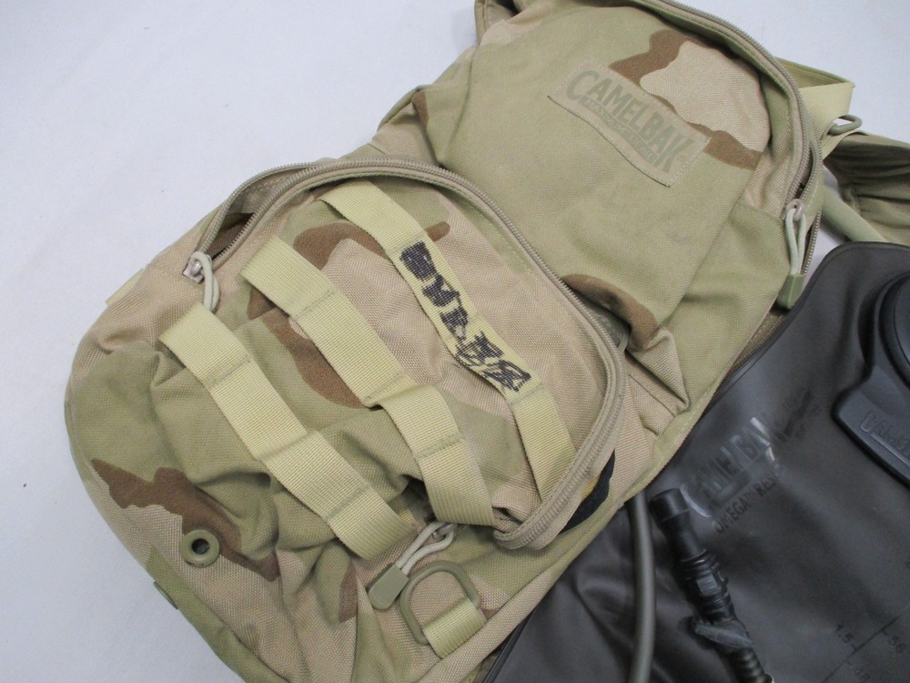 DESERT CAMO CAMELBAK SMALL PACK MULE (w. BLADDER) M.U.L.E. (USED)