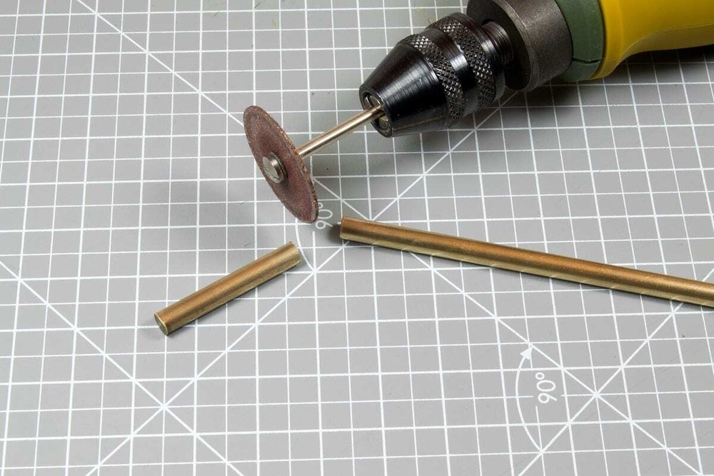 AK Interactive BRASS PIPES 2.8mm 2 units