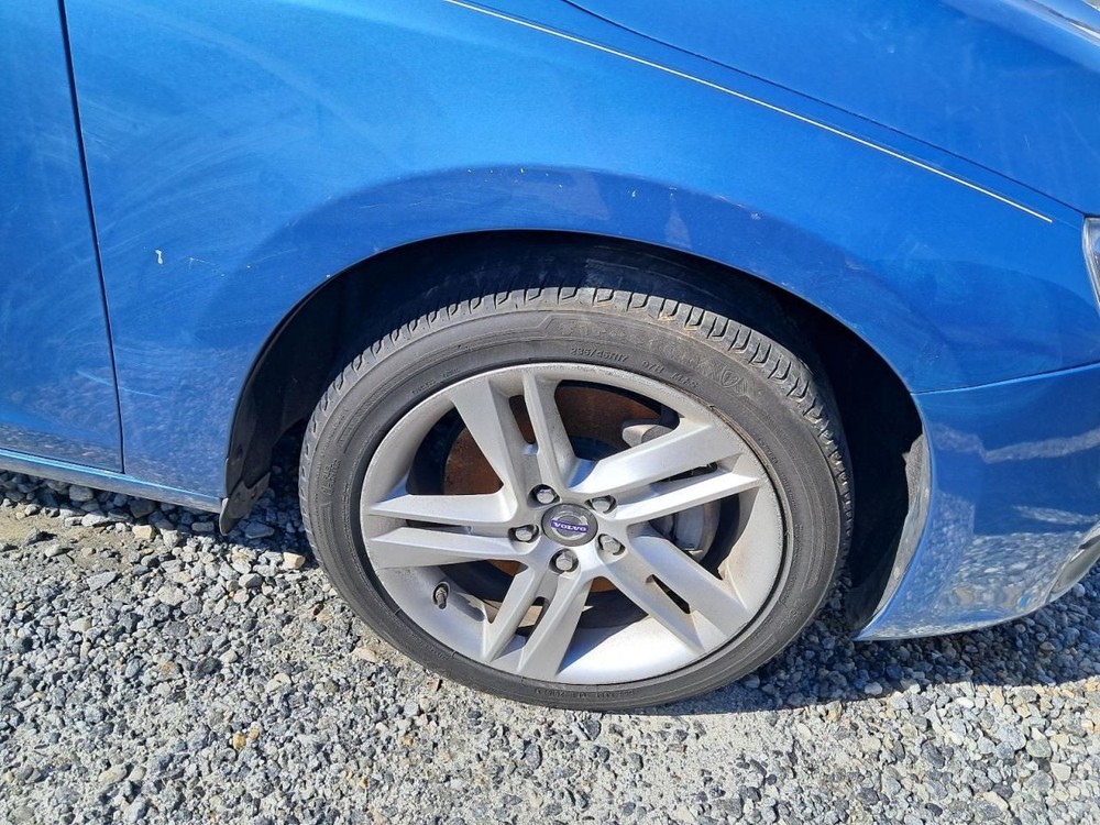 S60 2014 Glove Box 4848861