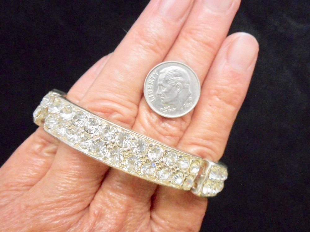Contemporary Silvertone Rhinestone Stretch Bracelet