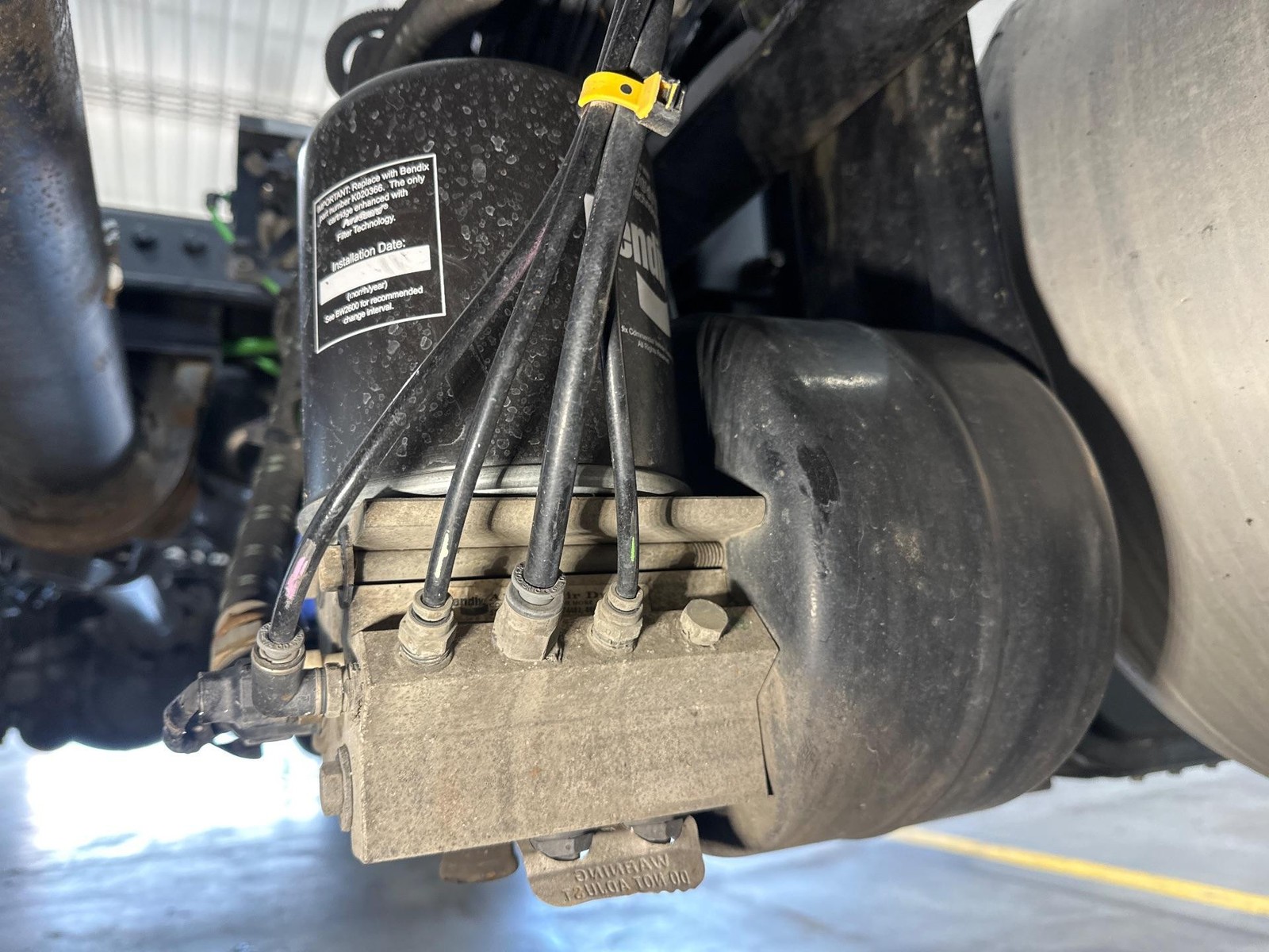 Bendix AD-IS Air Dryer - Used