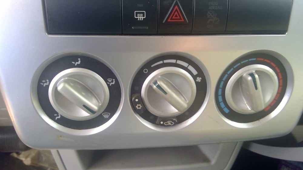 Temperature Control AC Silver Knobs Fits 06-10 PT CRUISER 282892