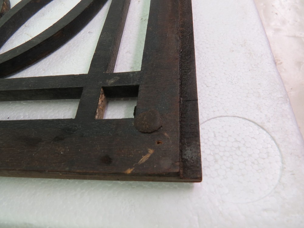 Edison Diamond Disc Sheraton C-150 Phonograph Grille