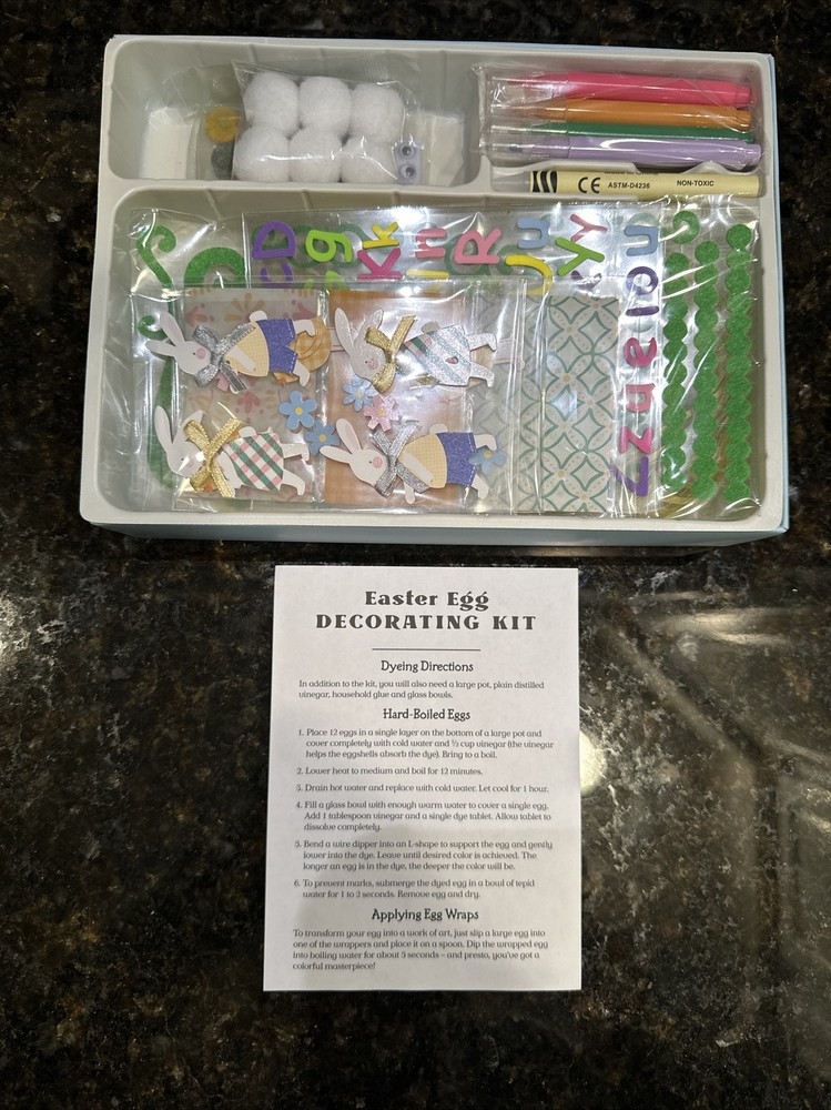 WILLIAMS SONOMA EASTER EGG DECORATING KIT & 12 DECORATING EASTER EGGS