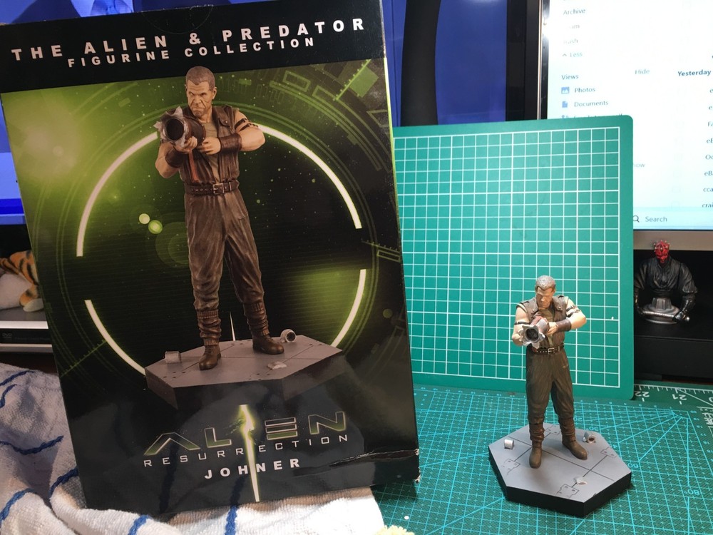 Eaglemoss Alien & Predator  #12 "Johner" with box and leaflet
