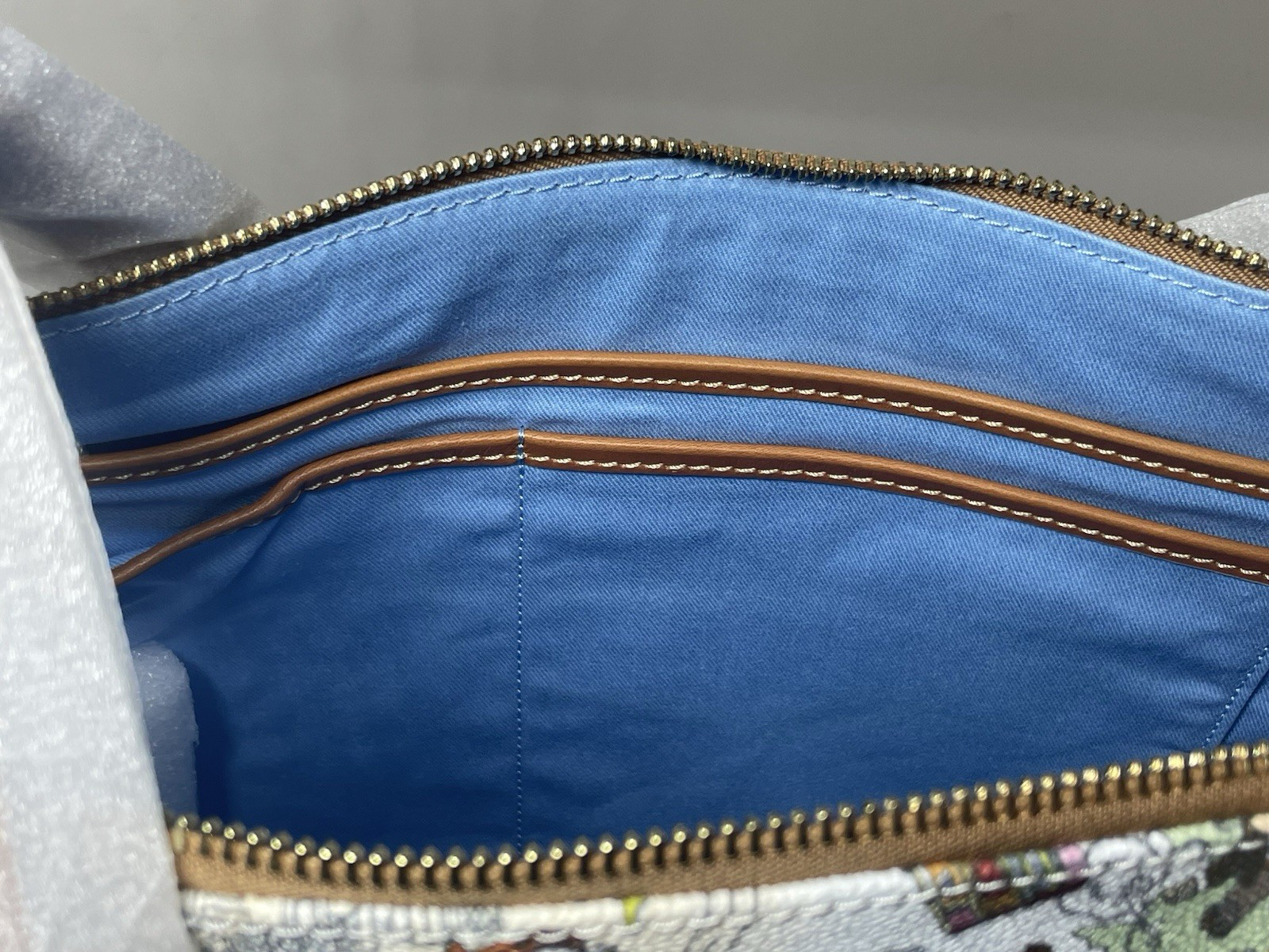 New Disney Parks Dooney & Bourke Pixar Maps Tote Bag Purse Exact Bag Pictured