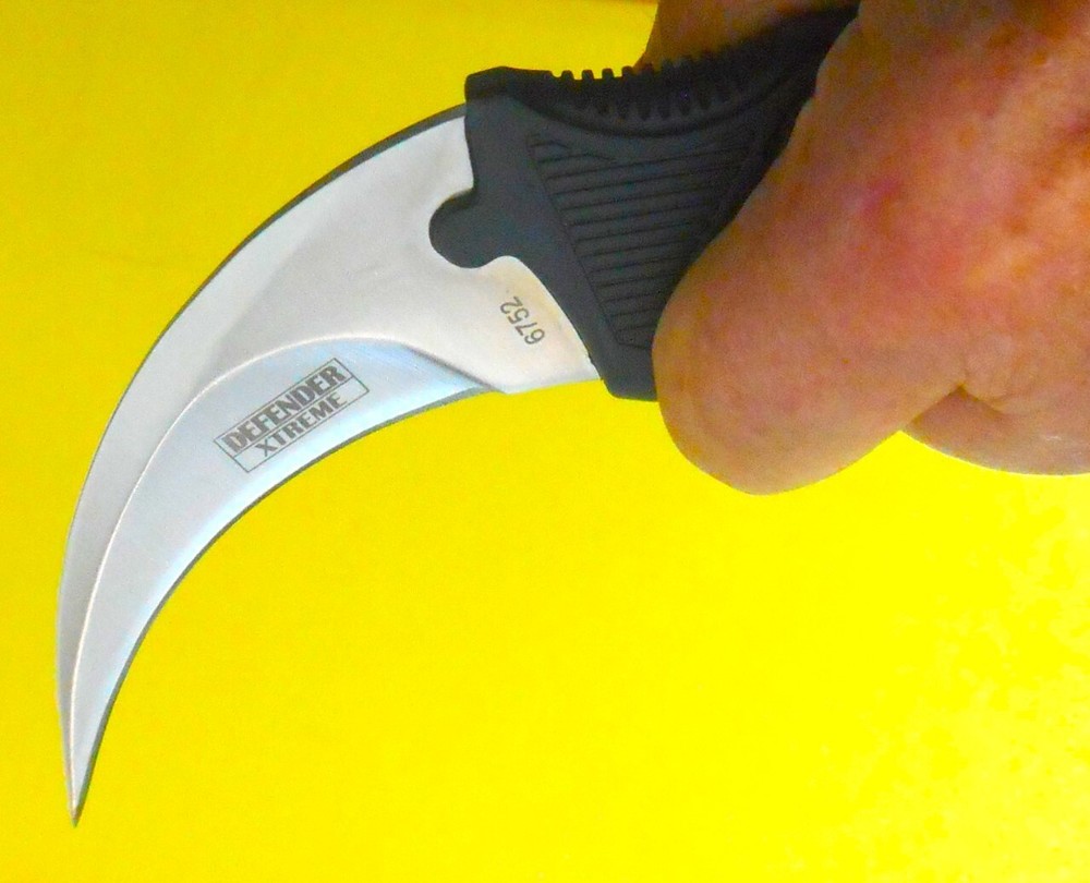 JOGGERS NECK KNIFE