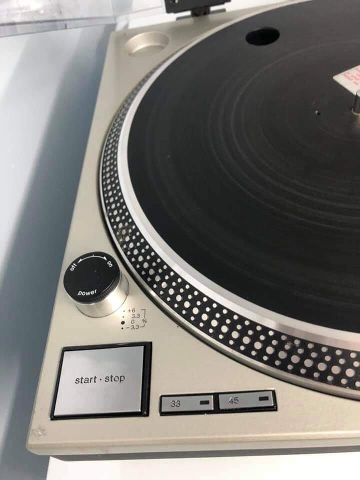 vintage technics turntable 1200