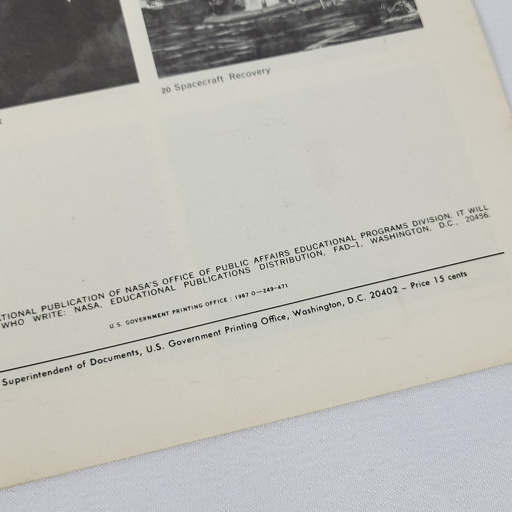 1967 NASA Facts Manned Space Flight Apollo Saturn V Booklet Space Program