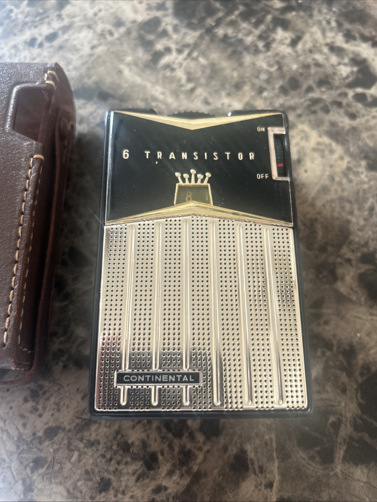 Vintage Continental 6 Transistor Radio Model TR-682 Crack Free (Works)