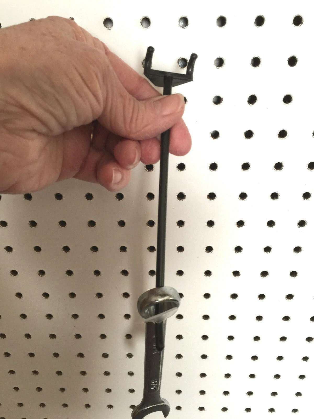 (100 Pack) Pegboard or Slatwall Peg Hook Product Stopper Retainer. 1" Nylon USA