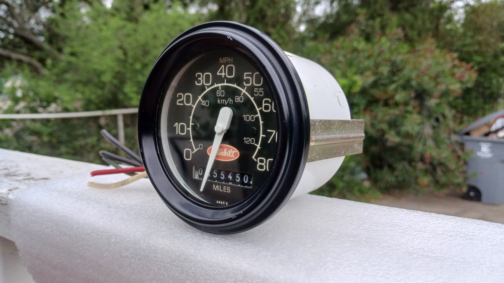 Peterbilt 379 Electronic Speedometer, 355k miles