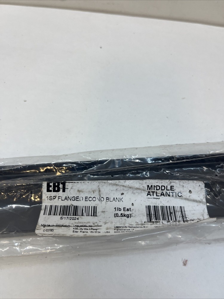 Middle Atlantic EB Series Flanged Blank Panel EB1