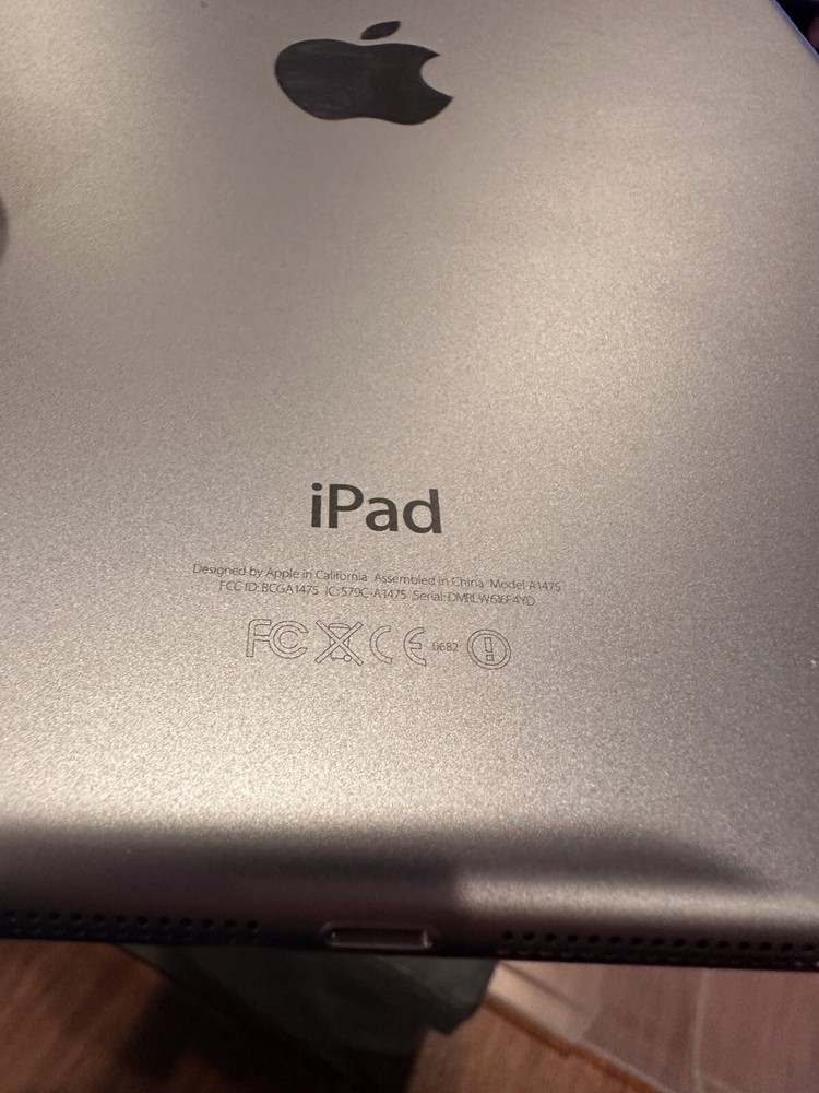 Apple iPad Air Wifi + Cellular - A1475 model