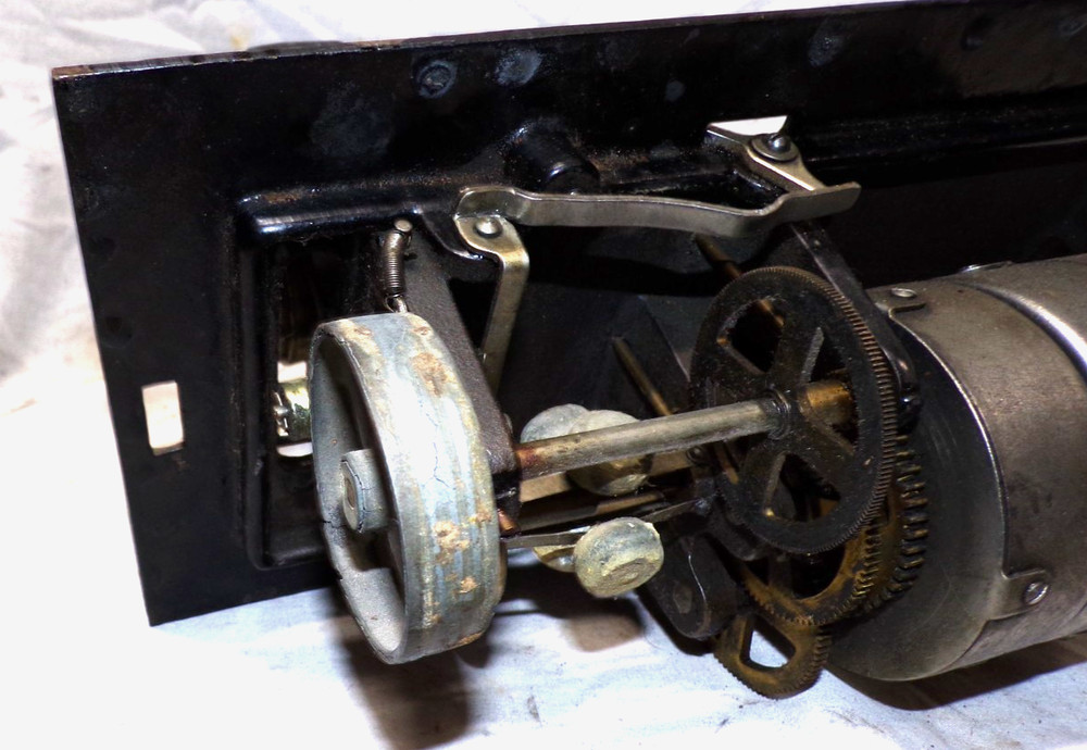 COLUMBIA CYLINDER MODEL BO PHONOGRAPH MECHANISM