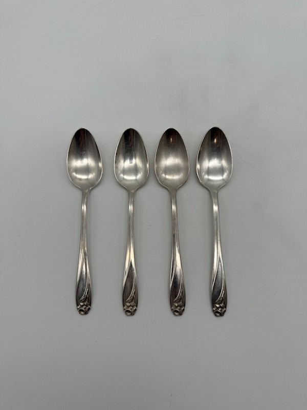 Set of 4 1847 Rogers Bros Daffodil Silver Plate Teaspoons 6"