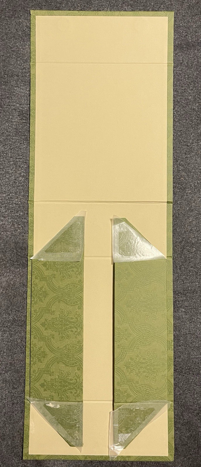 AUTHENTIC GUCCI - Green Brocade Magnetic Flap Gift Box - Used - 7.5 x 7.5 x 3"