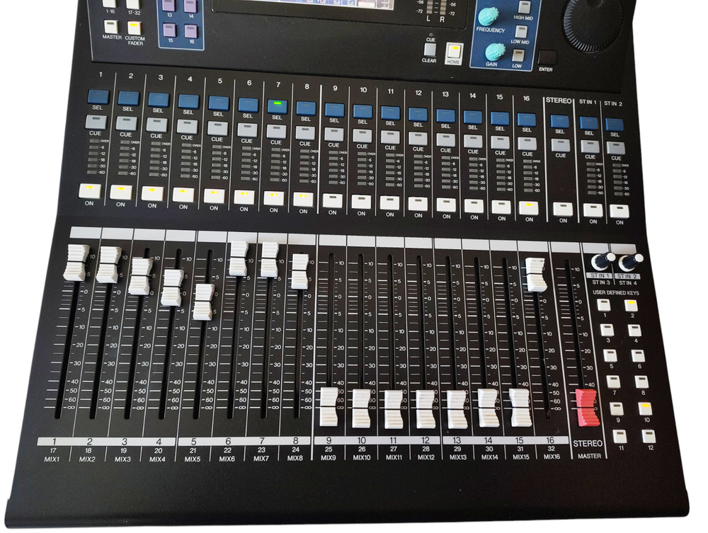 Yamaha LS9-16 Digital Mixing Console 16 Channel