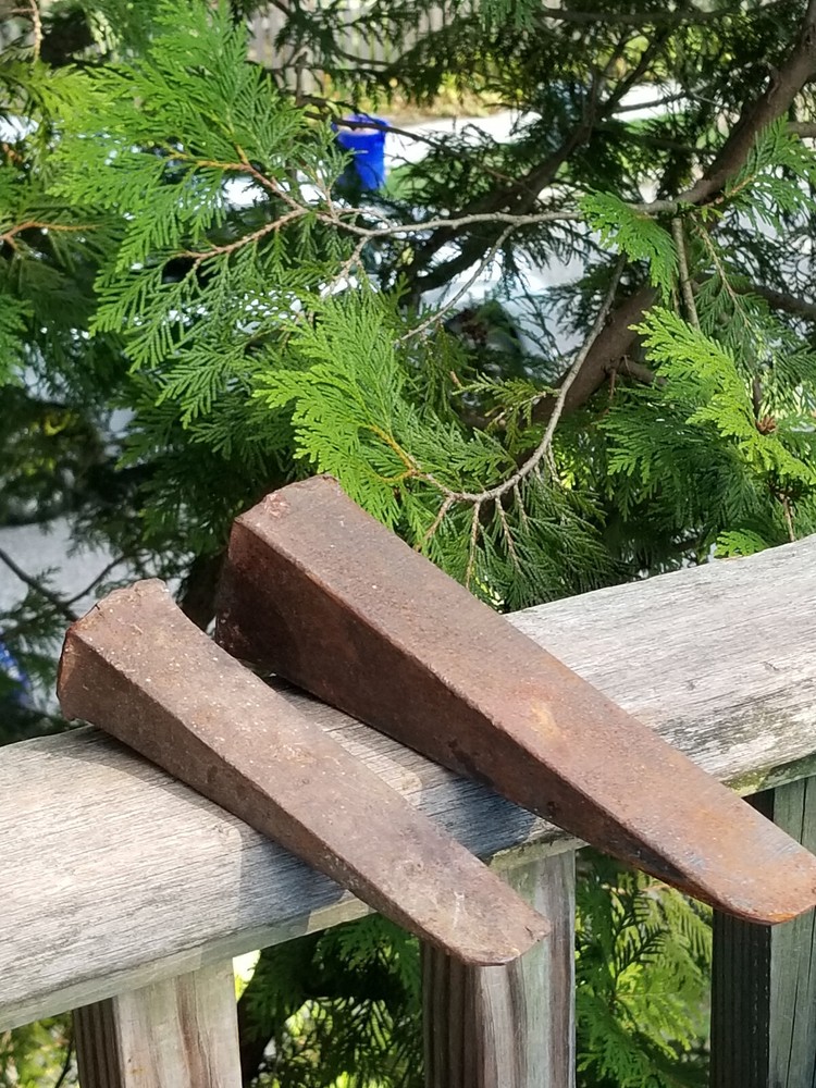 2 MANUAL WEDGE LOG SPLITTERS