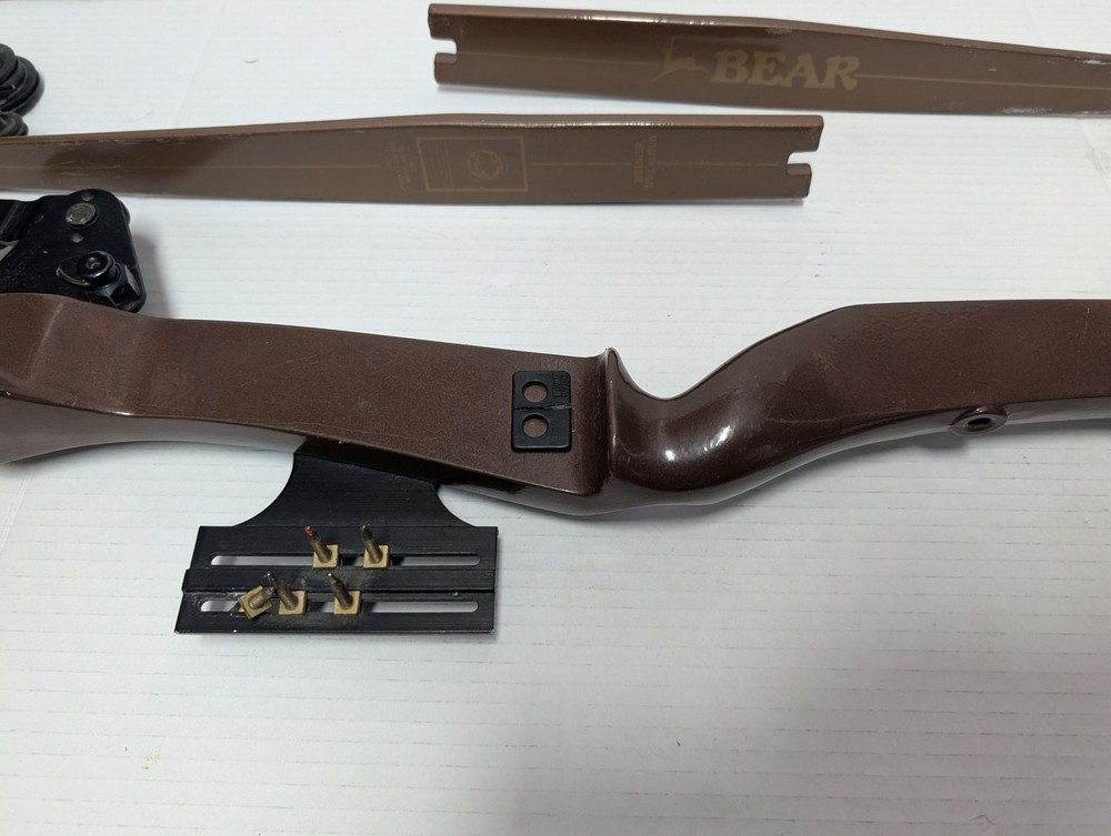 Bear Whitetail Hunter Compound Bow Takedown Brown Riser Limbs Sight Vtg