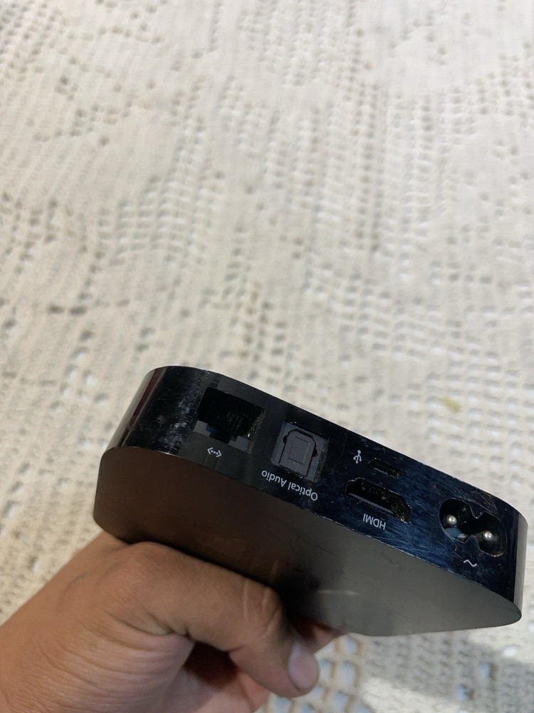 Apple TV (2nd Generation) A1378 No Cables