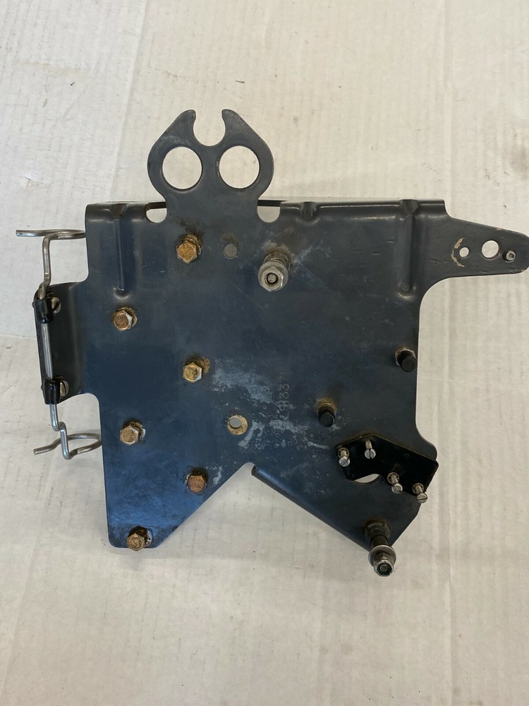 OMC 0985589, 913371 Wire Harness Bracket