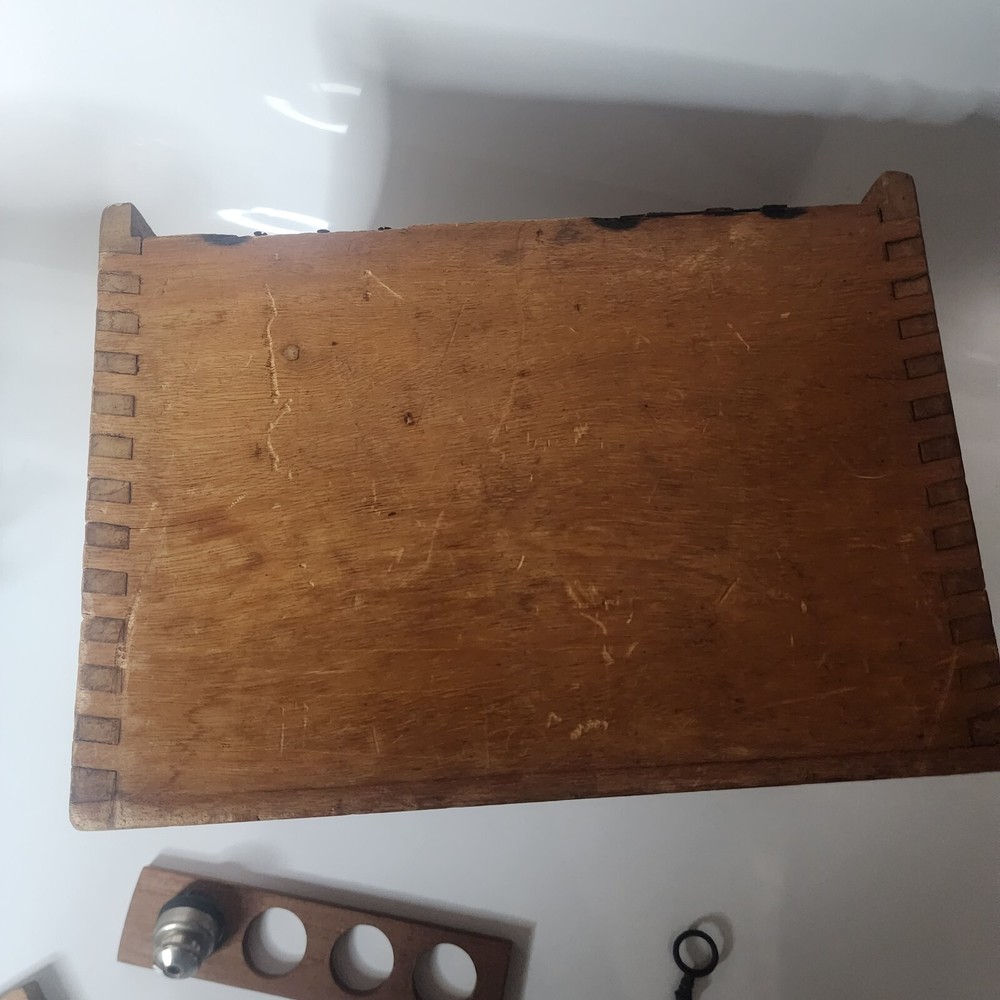 E LEITZ WETZLAR MICROSCOPE OBJECTIVE INSPECTION VIEWING STAND BASE HOLDER CASE