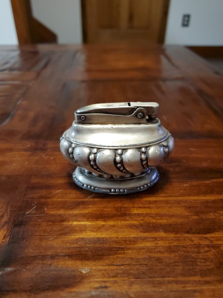 Vintage Silver Plated 'Crown' Table Lighter**Empty No Flint**