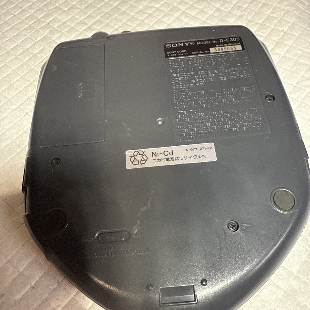 Sony Discman D-E305 Portable Retro CD Disc Player ESP -MegaBass - Used Working