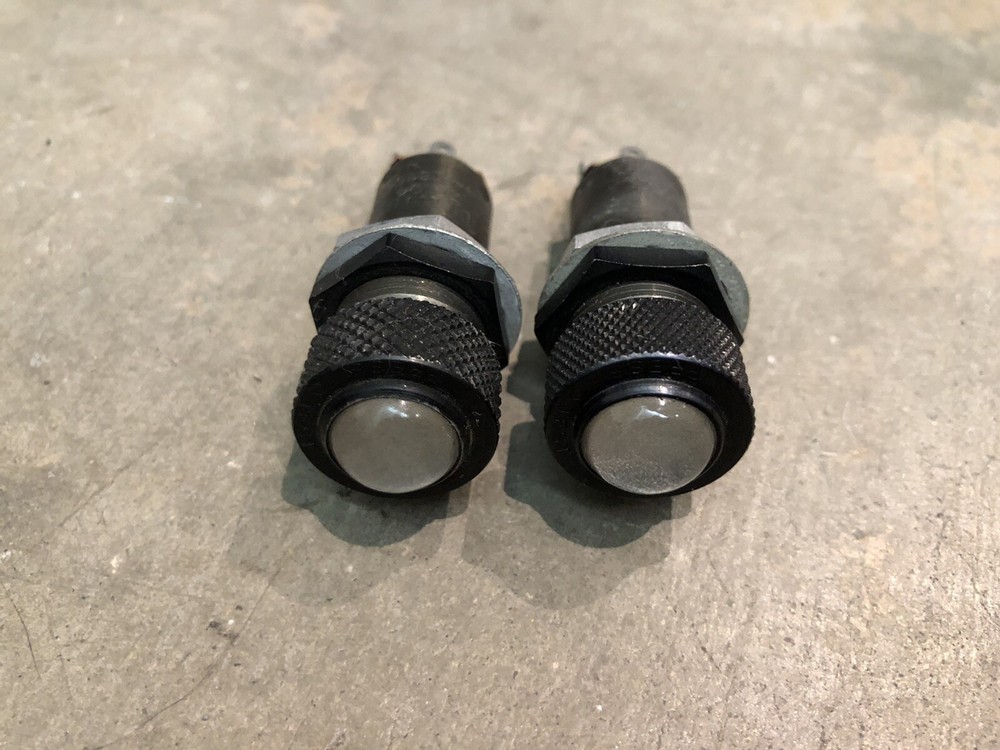 2 White Aircraft Instrument Panel Warning Indicator Lights,Dialight Push To Test