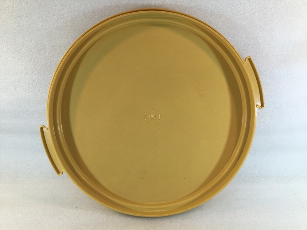 Tupperware Cake Saver Harvest Gold