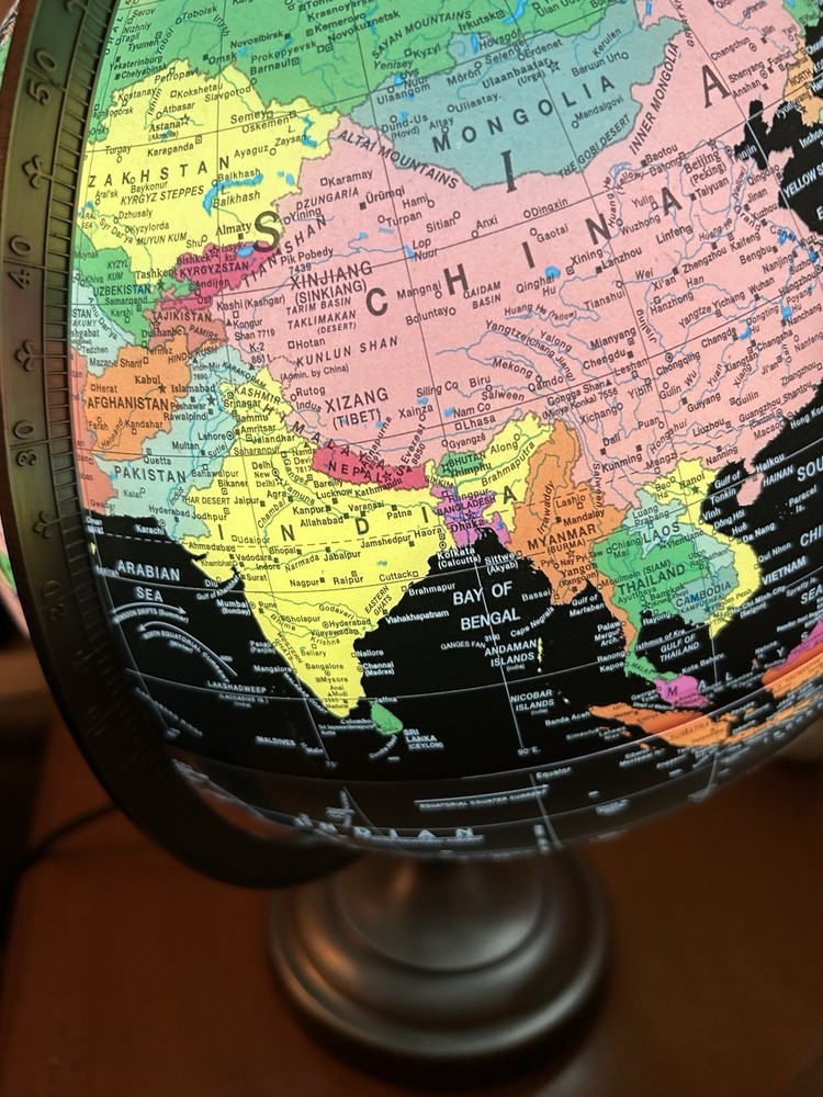 Replogle ScanGlobe Illuminated Tabletop Globe 30cm Metal Base Multicolor