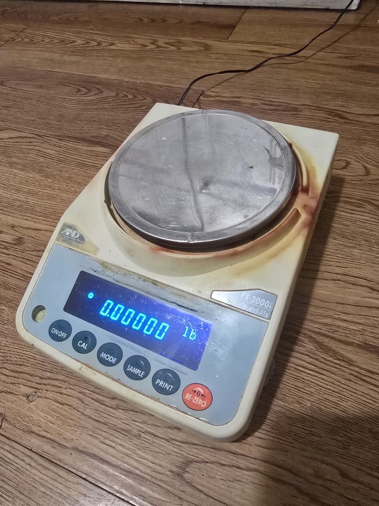 A&D FX-3000iN Precision Lab Balance, Compact Scale 3200g