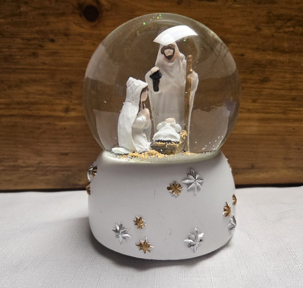 Nativity Snowglobe Music Box