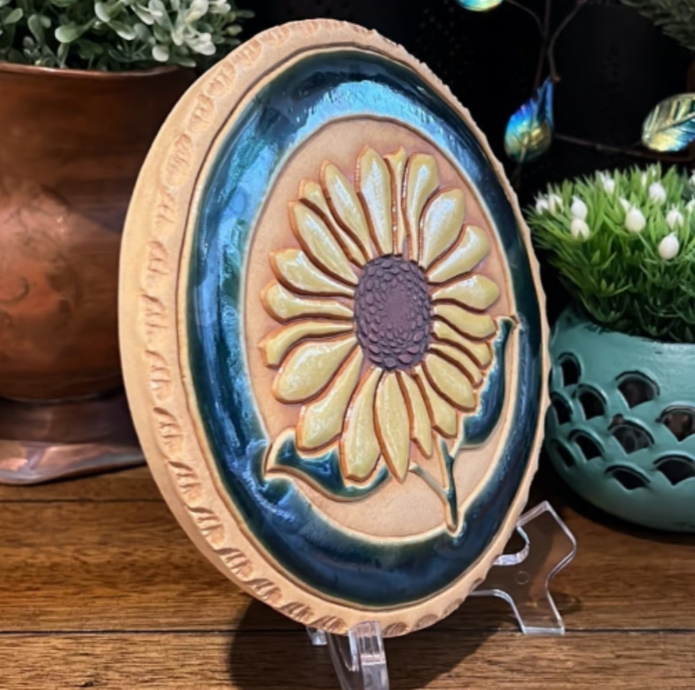 Sunflower Stoneware Clay Pottery Bread Warmer Trivet Jane Ashley Signed EUC