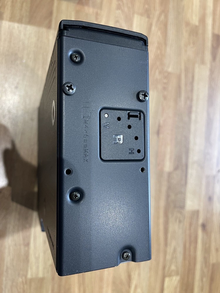 Genuine BMW M3 E46 boot 6x CD changer ALPINE