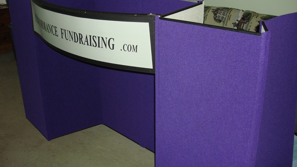 TRADE SHOW TABLE DISPLAY
