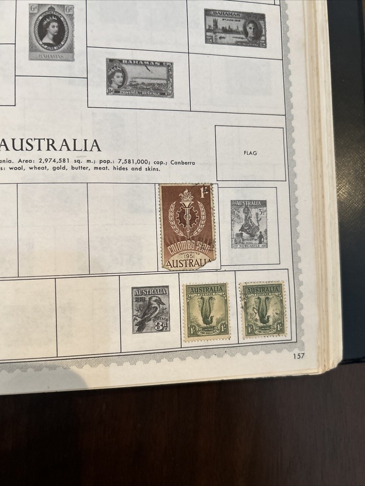 Minkus New World Wide Stamp Album 1970 Very Good Cond. 378 Pages w/ Some Stamps