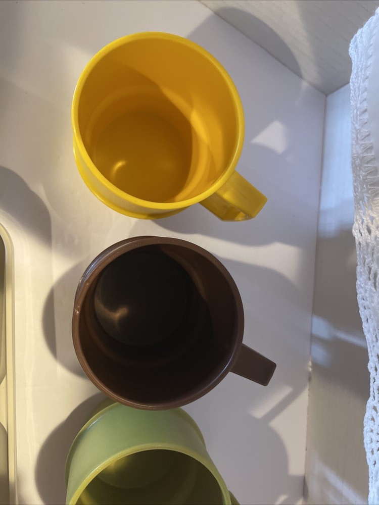 Vintage 2-Tupperware Divided Trays(#1535) & 5-Kids Stackable Cups(#1312)