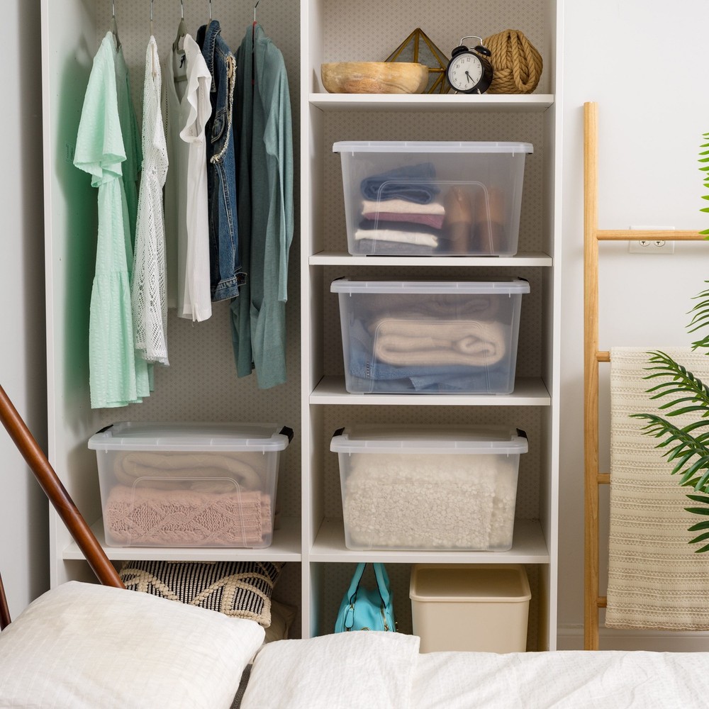 32 Qt. Plastic Storage Bins W/ Lids Stackable Storage Containers Totes 4 Pack