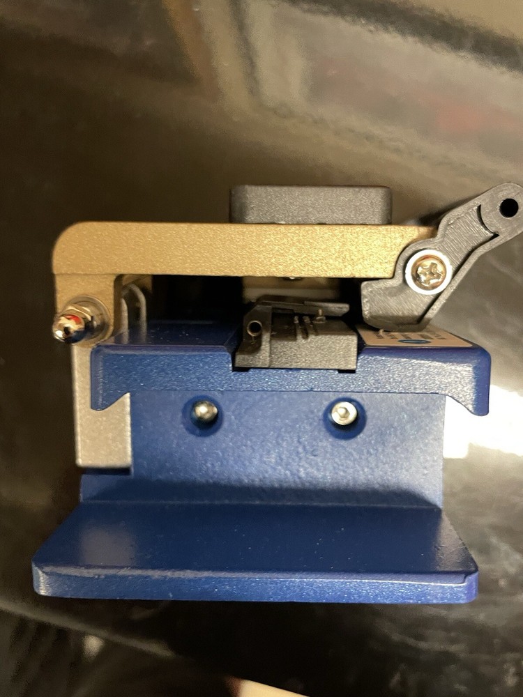 Fiber Optic Cleaver Complete With Adjusting Tools And Instructions.