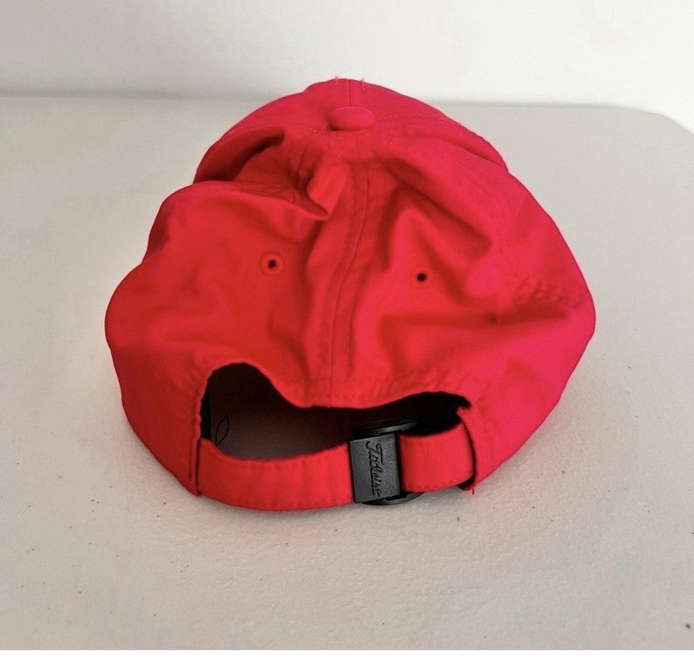 Titleist Tour Performance Adjustable Men’s Golf Hat Cap Red.