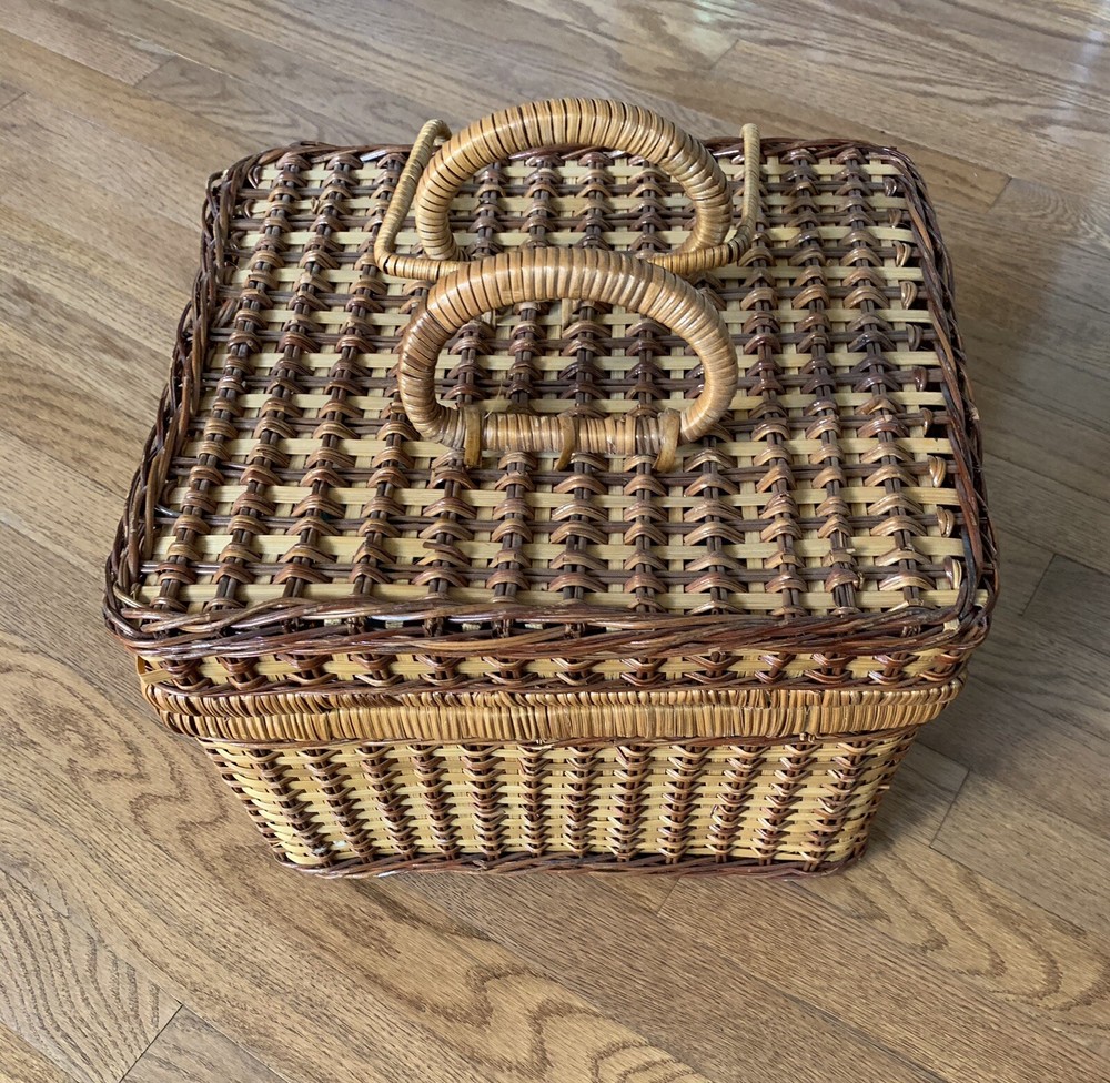 PICNIC BASKET