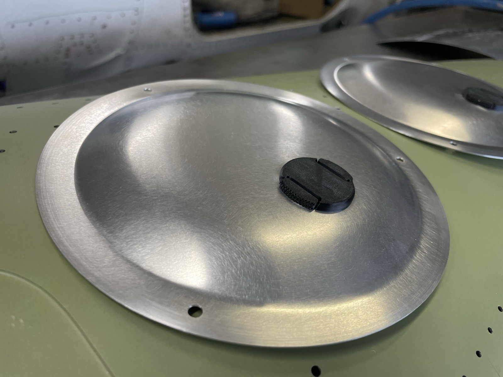 ✈️Cessna / Piper style SET OF WHEEL COVER HUBCAPS (7.25” Dia.)WITH VALVE OPENI.