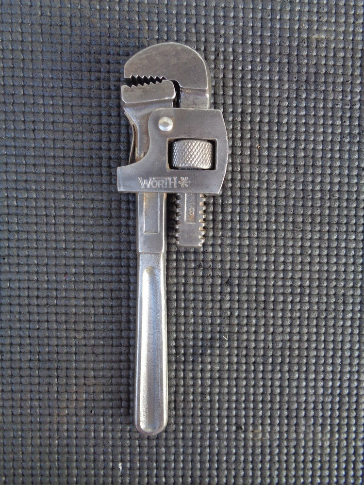 Vintage 8'' WORTH Pipe Wrench