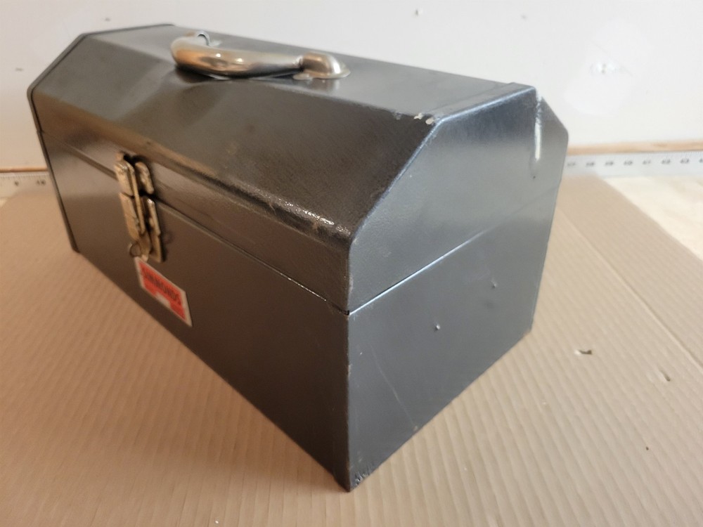 Vintage Simmonds USA Tool Box With Tray
